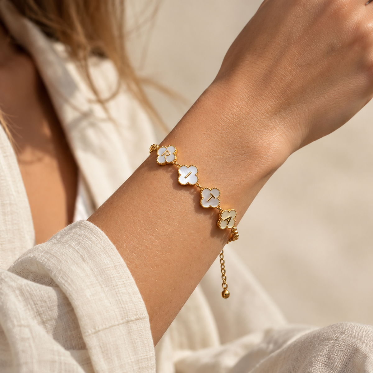 Pulseira Nome em Trevos de Madrepérola