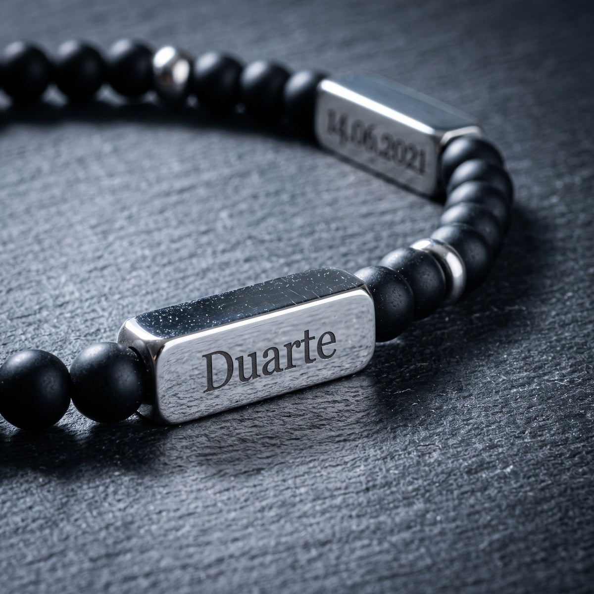 Pulseira Preto Mate com Nomes